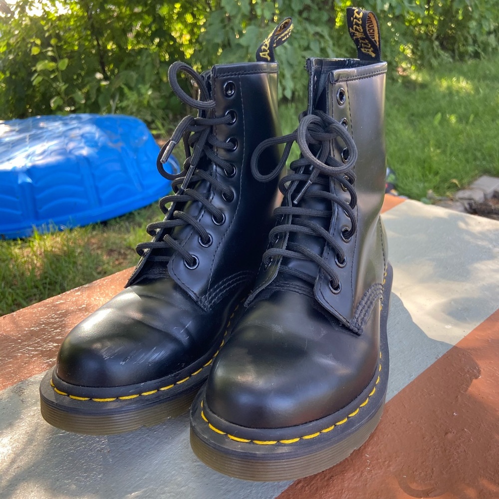 Doc Martens Size:6 womens!